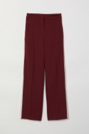 Hose mit Bügelfalten CHF 29.95