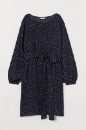 Kleid mit Bindegürtel CHF 20.95