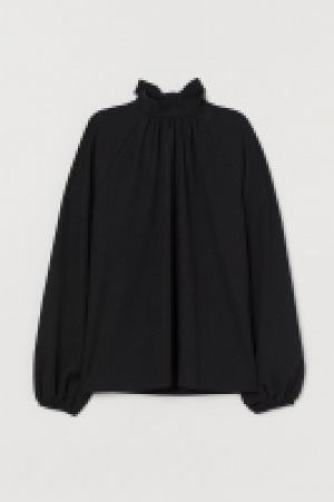 Bluse mit Bindekragen CHF 13.95