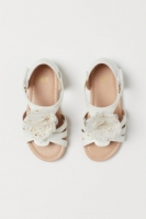 Sandalen mit Tüllrosen CHF 12.45