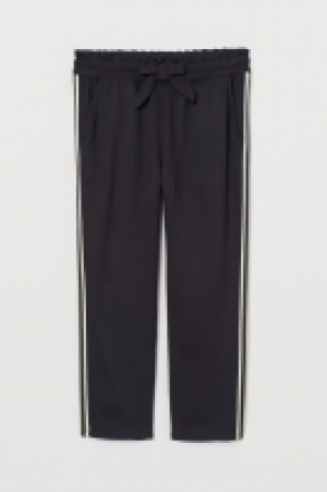 Schlupfhose mit Seitenstreifen CHF 10.95