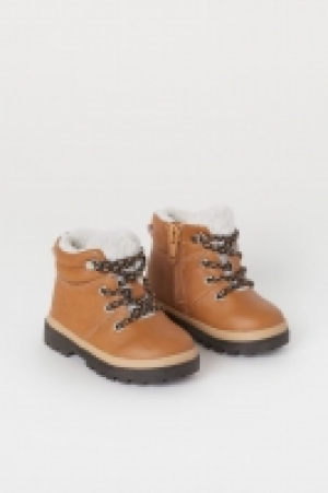 Schnürstiefel mit Teddyfutter CHF 17.95