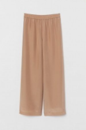 Weite Hose aus Seidenmischung CHF 77.95