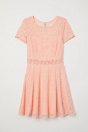 Kurzes Spitzenkleid CHF 23.95