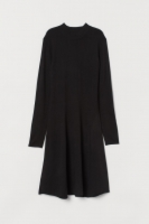 Strickkleid mit Turtleneck CHF 18.95