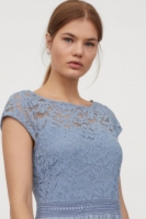 Maxikleid mit Spitze CHF 22.95