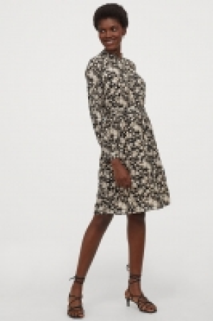 Kleid mit Bindebändern CHF 19.95