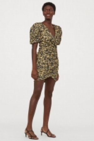 Wickelkleid mit Puffärmeln CHF 24.95