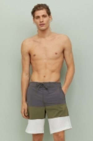 Knielange Badeshorts CHF 19.95