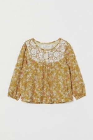Bluse mit Spitzenpasse CHF 6.95