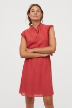 Kleid mit Kappenärmeln CHF 23.95