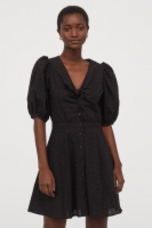 Kleid mit Broderie Anglaise CHF 19.95