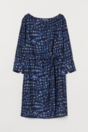 Kleid mit Bindegürtel CHF 11.95