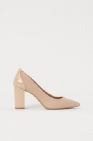 Pumps CHF 17.95