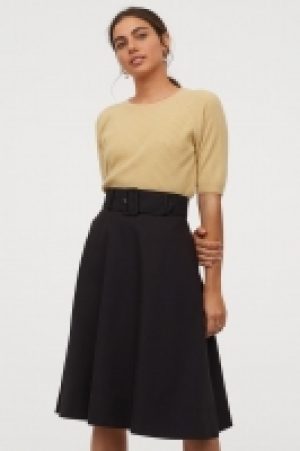 Jupe mit Gürtel CHF 22.95