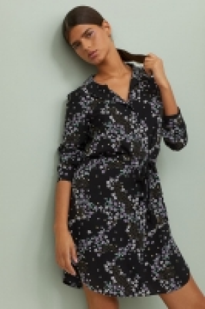 Kurzes Blusenkleid CHF 15.95