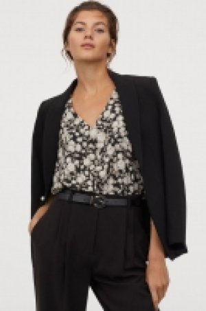 Shirt mit Volantärmeln CHF 10.95