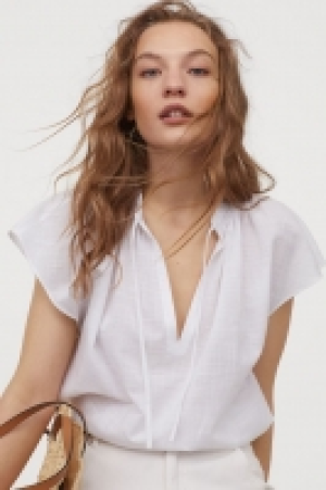 Bluse mit Bindebändern CHF 12.95