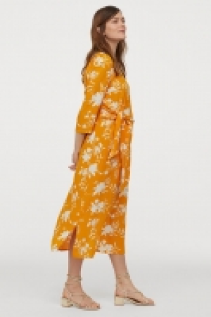 MAMA Kleid mit Bindegürtel CHF 22.95