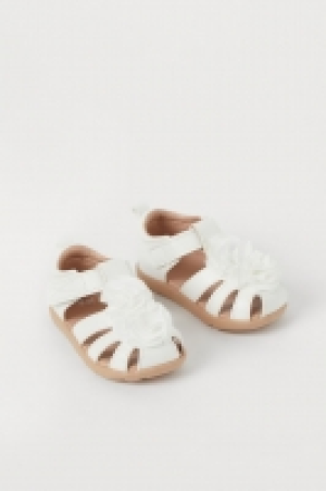 Sandalen mit Stoffblüten CHF 16.95