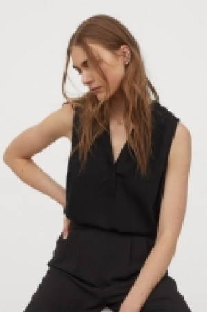 Bluse mit V-Ausschnitt CHF 18.95