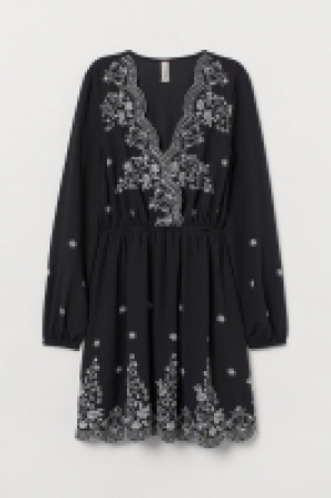 Kleid mit Stickereien CHF 37.95