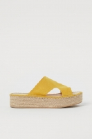 Pantoletten mit Plateau CHF 17.95