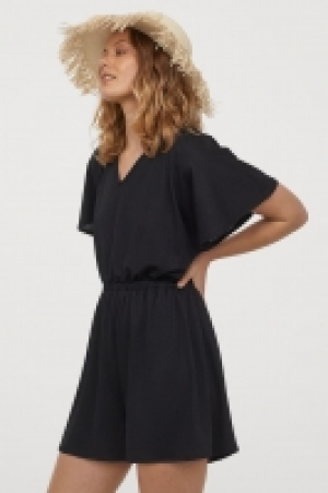 Playsuit mit V-Ausschnitt CHF 15.95