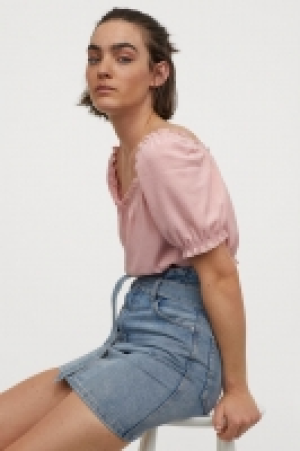 Kurzes Shirt mit Puffärmeln CHF 7.95