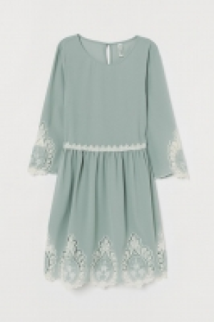 Kleid mit Spitze CHF 34.95