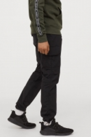 Cargohose aus Nylon CHF 19.95