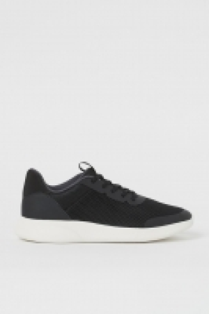 Sneaker aus Mesh CHF 33.56