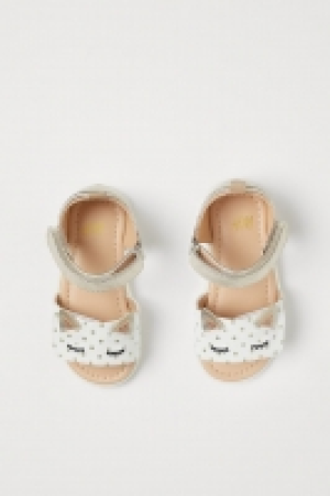 Sandalen mit Applikation CHF 16.06