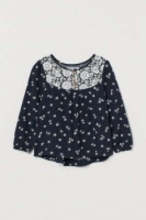 Bluse mit Spitzenpasse CHF 5.95