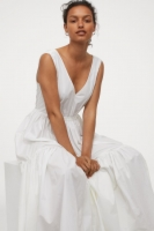 Langes Kleid mit V-Ausschnitt CHF 55.95