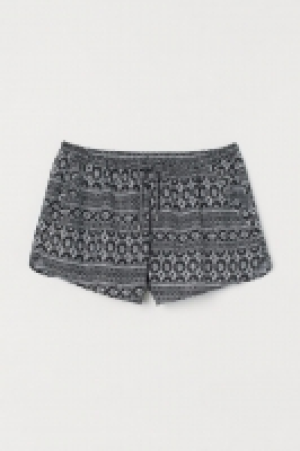 Kurze Viskoseshorts CHF 5.95
