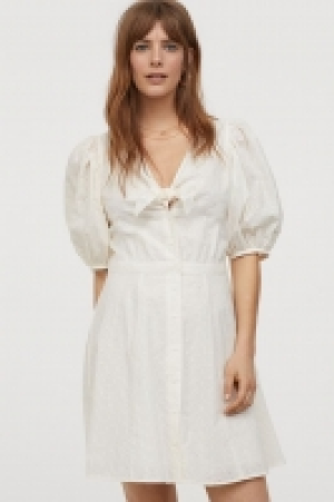 Kleid mit Broderie Anglaise CHF 13.95