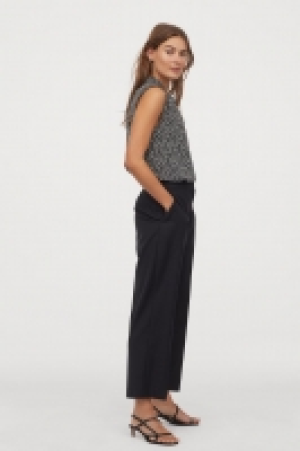 Bluse mit plissiertem Kragen CHF 8.95