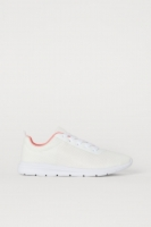 Sneaker aus Mesh CHF 8.95