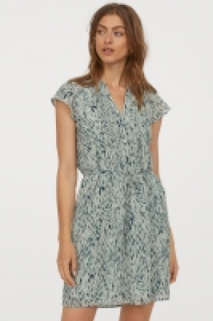 Kleid mit Bindegürtel CHF 23.95