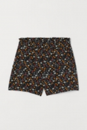 HM  Crêpe-Shorts