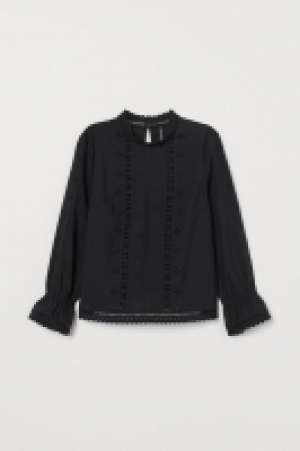 Bluse mit Broderie Anglaise CHF 30.95