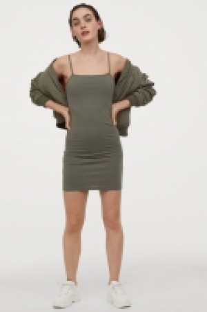 Figurnahes Kleid CHF 3.95