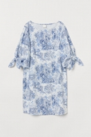 Kleid mit Bindedetail CHF 12.95