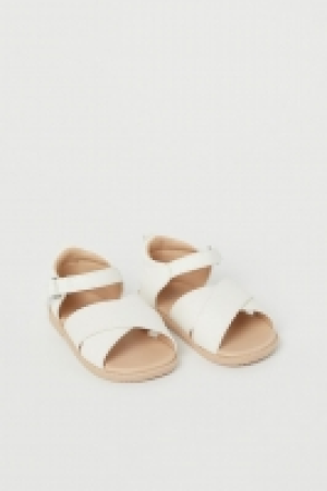 Glitzernde Sandalen CHF 10.95