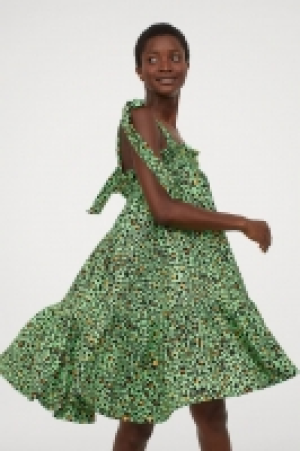Kleid mit Schleife CHF 31.95