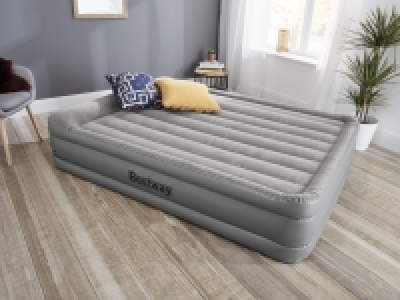 Luftbett mit Elektropumpe