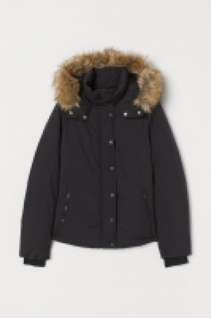 Wattierte Jacke mit Kapuze CHF 47.95