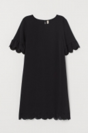 Kleid mit Bogenkanten CHF 20.95