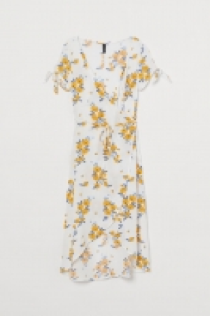 Gemustertes Wickelkleid CHF 20.95